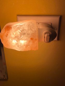 Himalayan pink salt night light