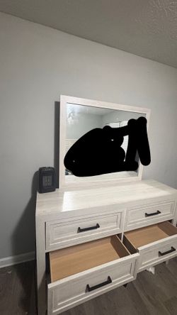 Brand new 6 draw dresser
