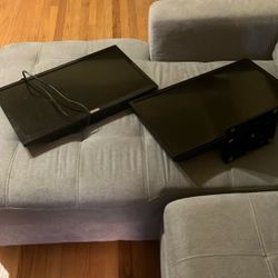 2 Smart TVs 
