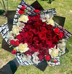 25 rose bouquets & mixed bouquet