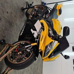 2016 Yamaha R6 (60th Year Aniversary) 