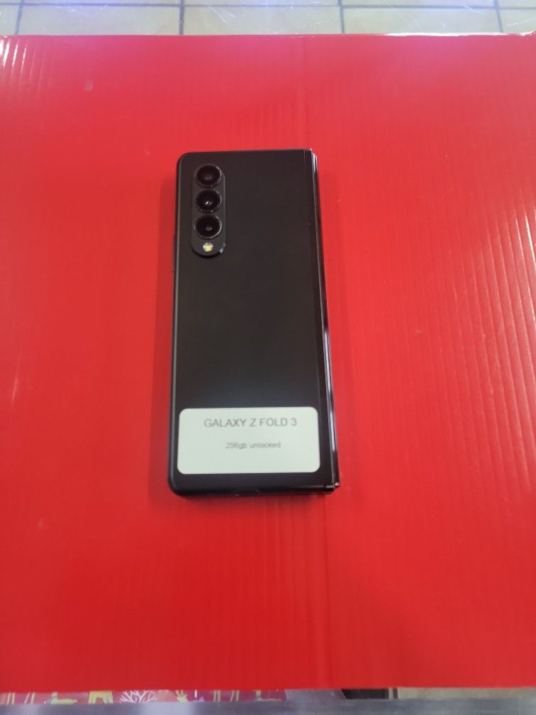 Samsung Galaxy Z Fold 3 