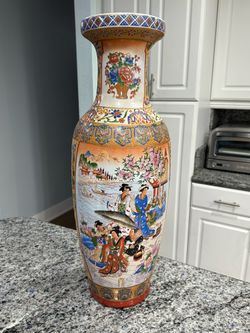 24” Tall Japanese Satsuma-style porcelain vase