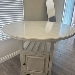 Dining Table With 4 Stools