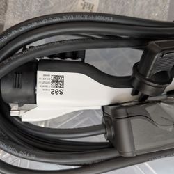Hyundai OEM 120V Level 1 EV J1772 Charger  - Unused