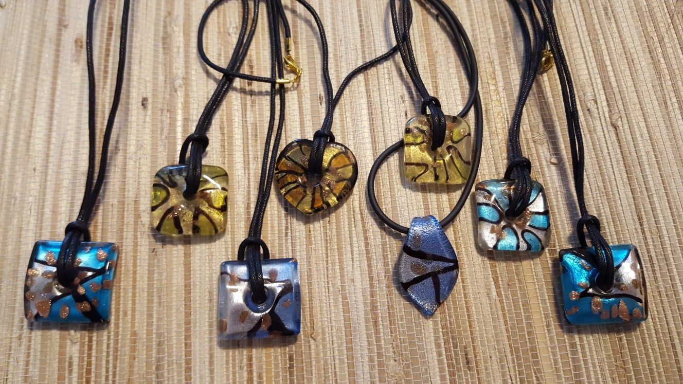 Lot (8) Murano glass pendants