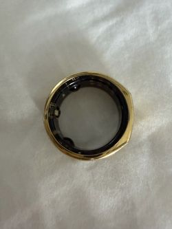 Oura Ring Gen 3 Gold Size 8 – Includes Original Charger – Fully Functional