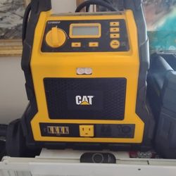 CAT PORTABLE CHARGER