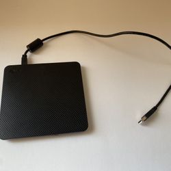 

LG SP80NB60 ultra slim portable external DVD writer, includes USB connectivity