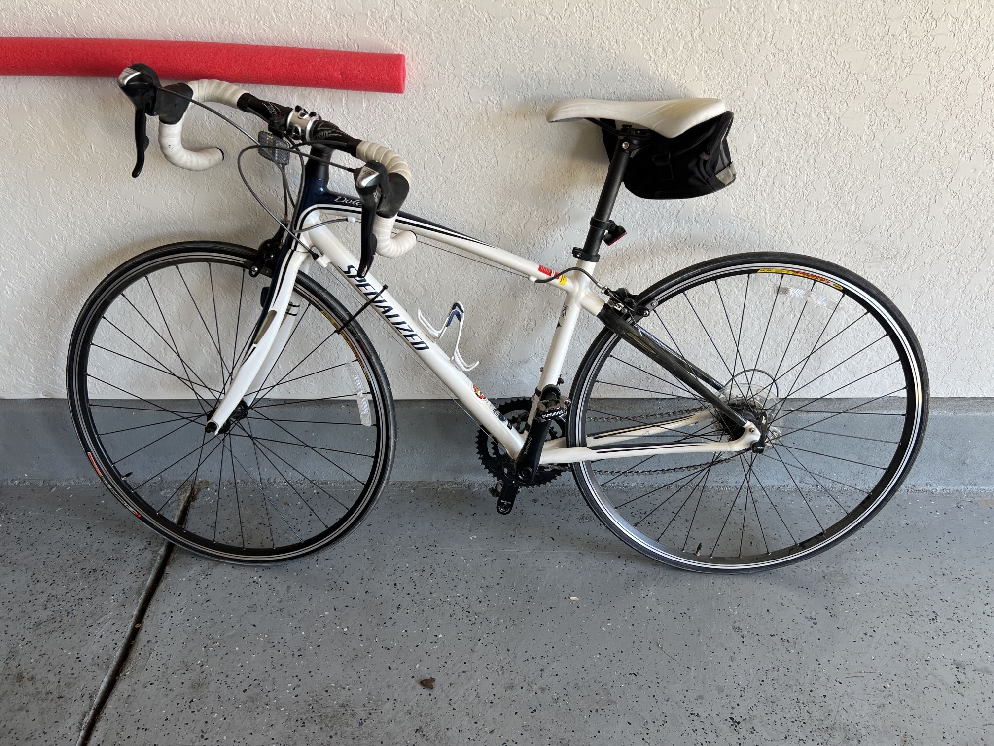 Road Bike-Specialized Dolce Comp 2