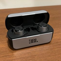 JBL Reflect Flow Wireless Earbuds (Grey/Red) – Like New
