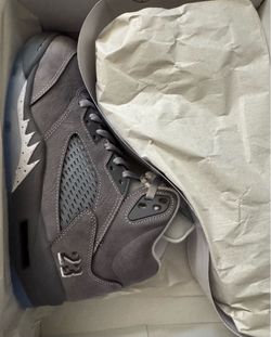 New men’s Size 9.5 Jordan 5 Wolf Grey