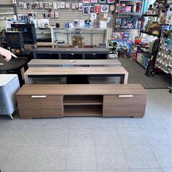 📺 Modern TV Stand – Walnut Finish | 68” Wide | Brand New & Assembled