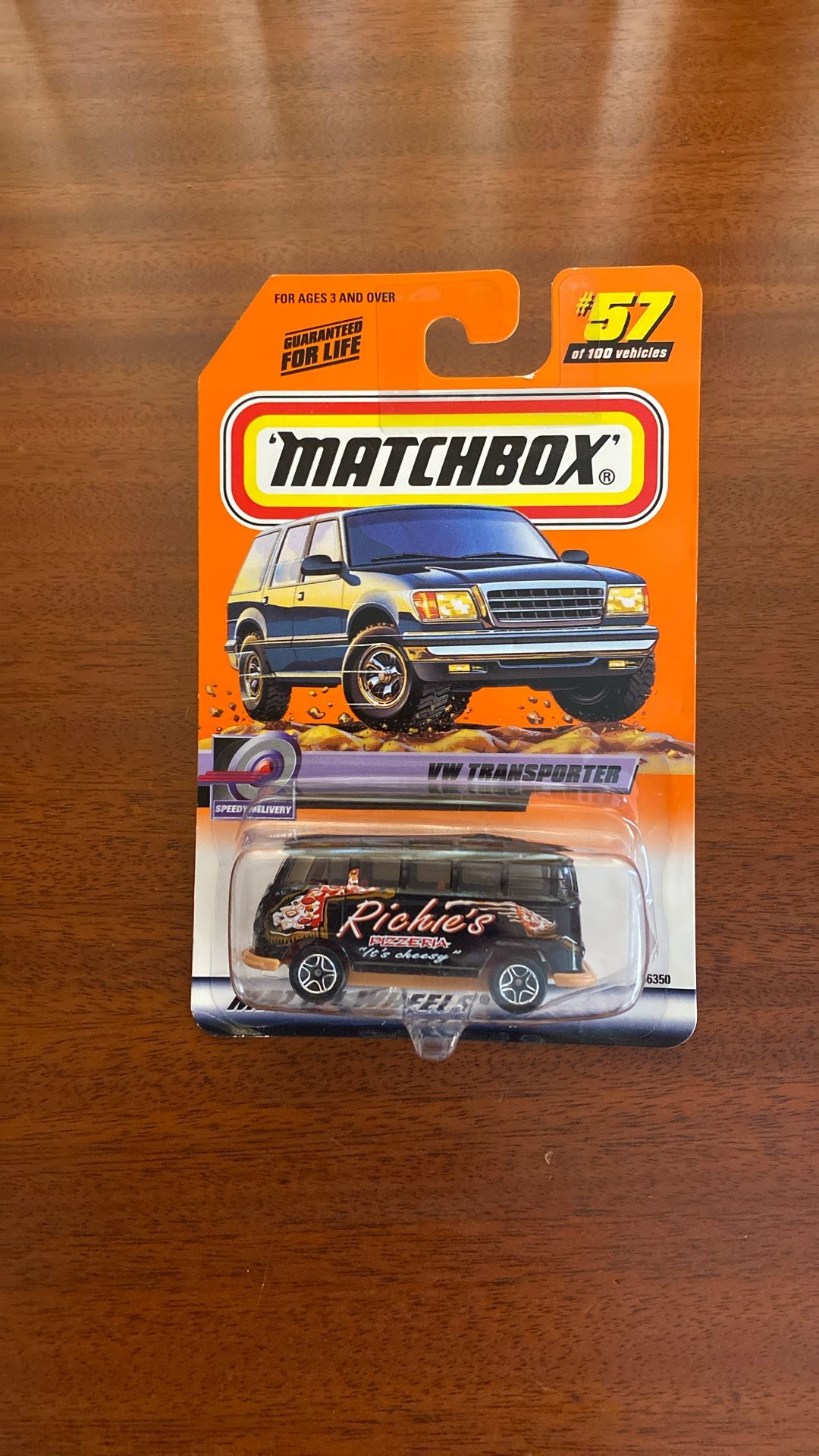 Matchbox 1:64 ‘67 VW Transporter “Richie’s Pizzeria”