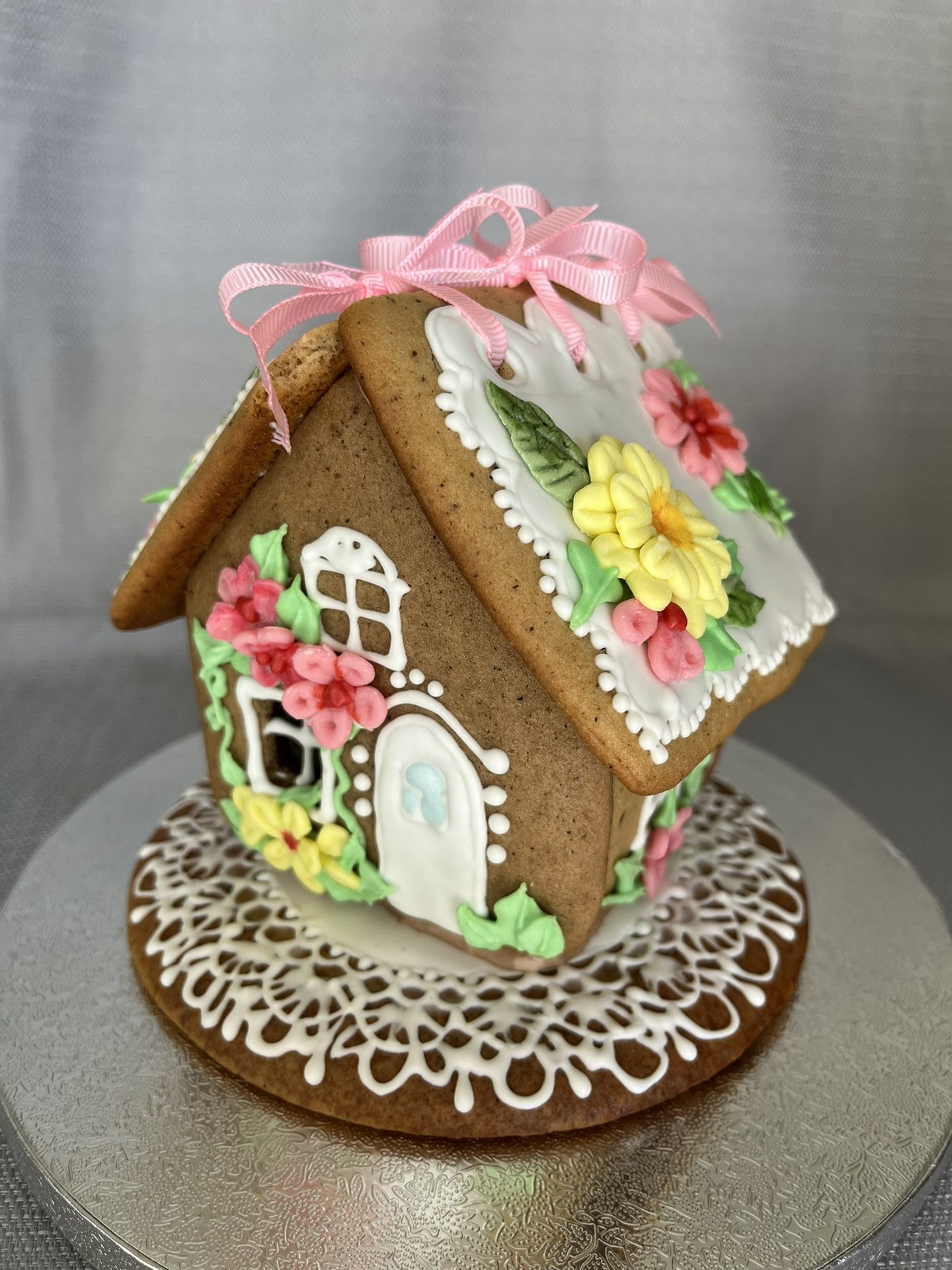 Gingerbread-house-box. 5x6 inch, 0.8 lbs. Handmade Gift