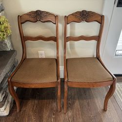 2 Beautiful Antique “H. willett” Chairs 