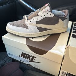 Jordan 1 Low Reverse Mocha