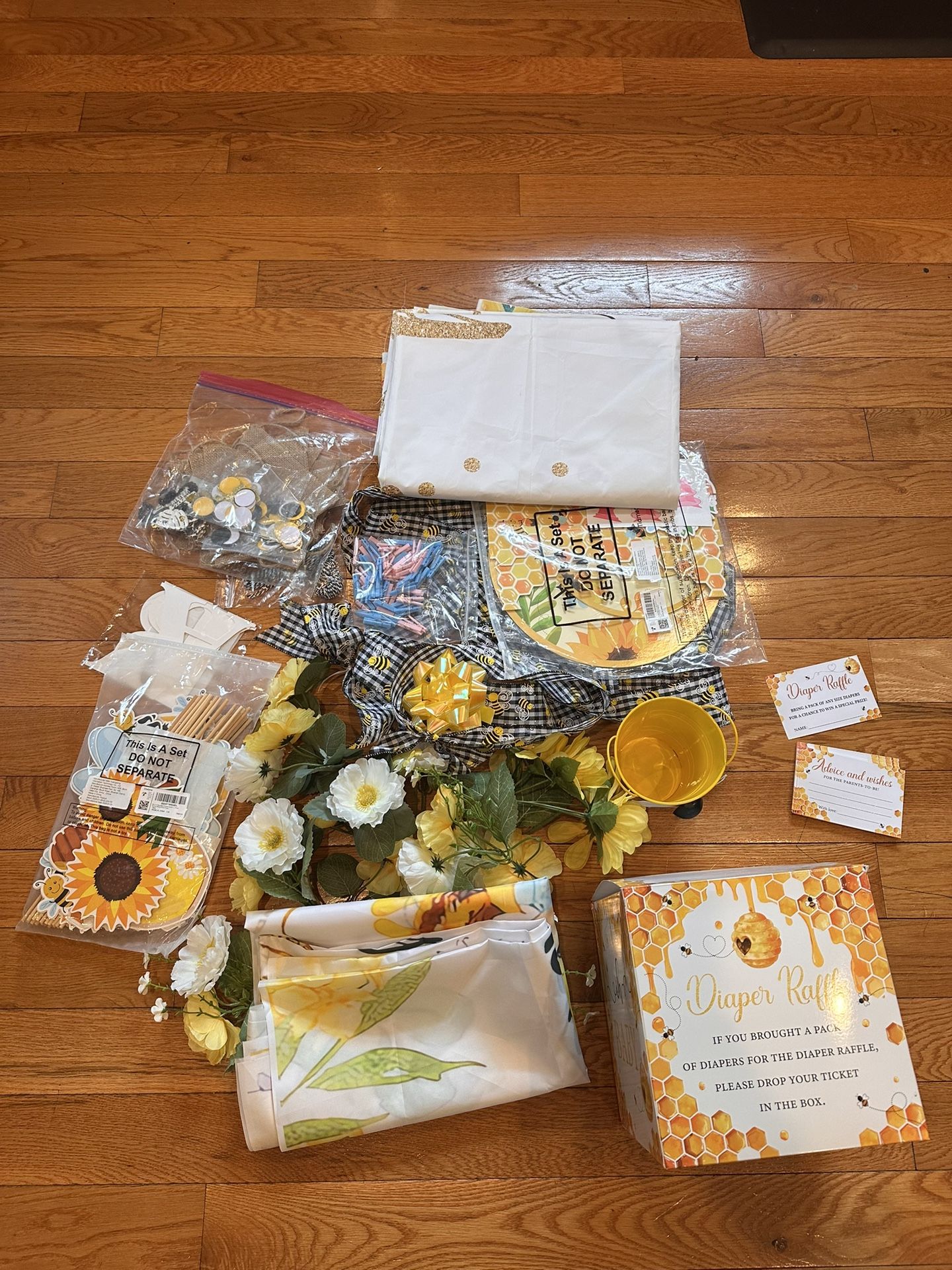 Bee Baby Shower Decorations! 