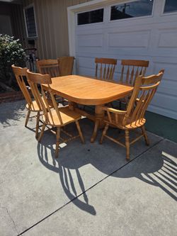 6 chairs dining Table