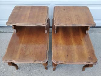 Vintage Bassett Solid Wood Two-Tier End Tables Set / Nightstands, 22” Tall - Pickup 91706