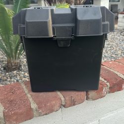 BRAND NEW NOCO 6v Snap Top Battery Box $10