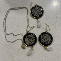 ** Lovely Pressed Flowers Jewelry Set **