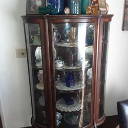 Curved Glass Display Case 