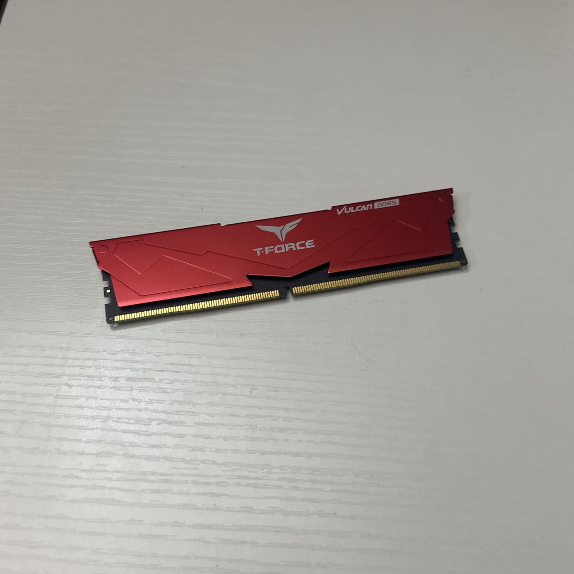 TEAMGROUP T-Force Vulcan DDR5 16GB 6000MHz (PC5-48000) CL38 Intel XMP 3.0 & AMD Expo Compatible Desktop Memory Module Ram Red FLRD532G6000HC3