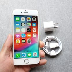 iPhone 6 - UNLOCKED - Like New 