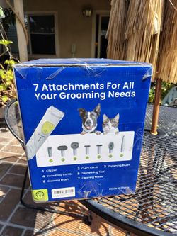NEW Dog and CAT  VACUUM PLUS CLIPPERS PRO GROOMING KIT