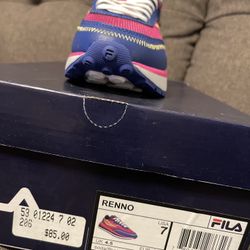 CHRISTMAS SALE…BRAND NEW WOMEN FILAS..SIZE 7