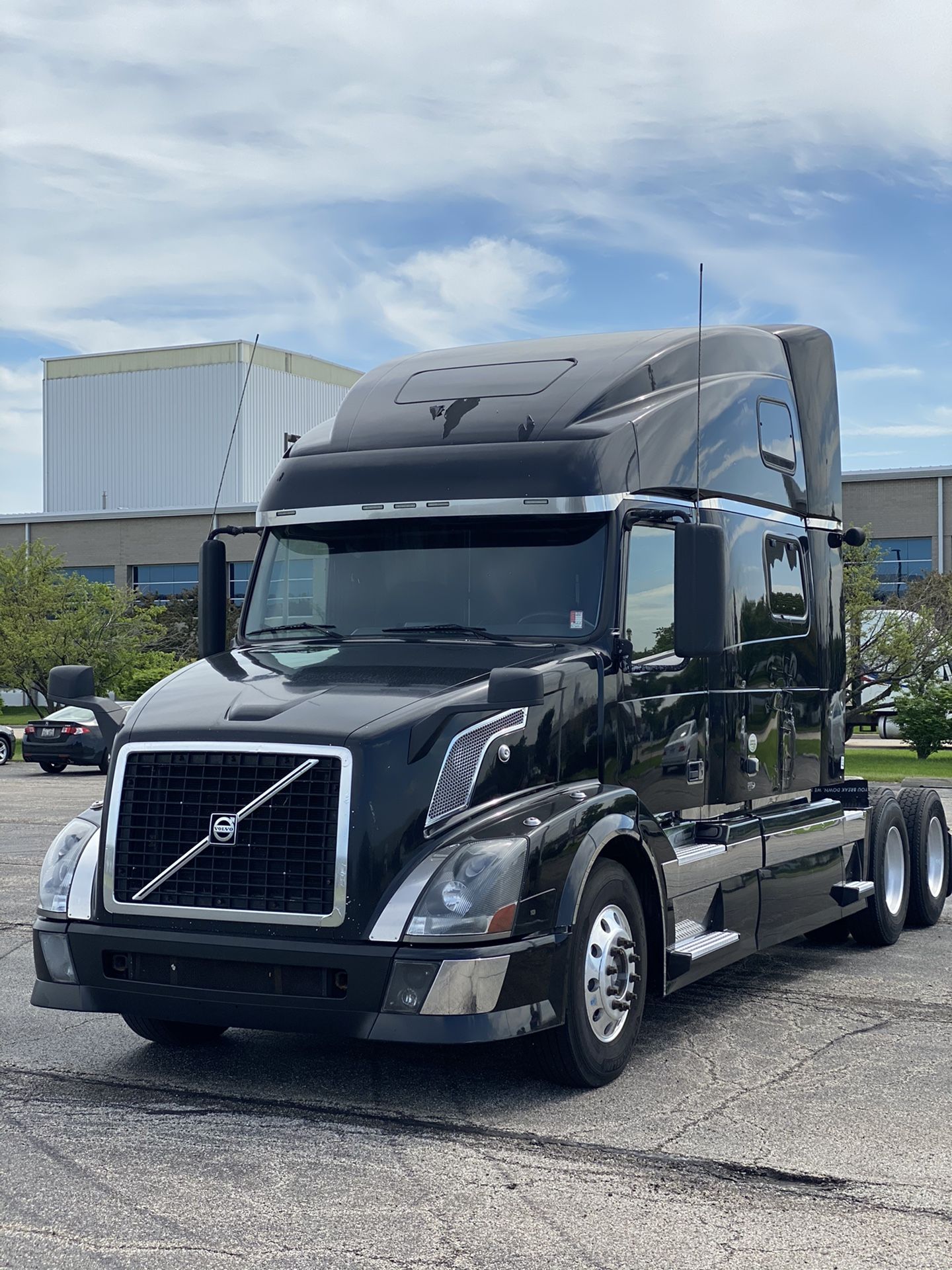 2010 Volvo VNL 780 670 Cummins diesel sleeper semi truck freightliner peterbilt western star international