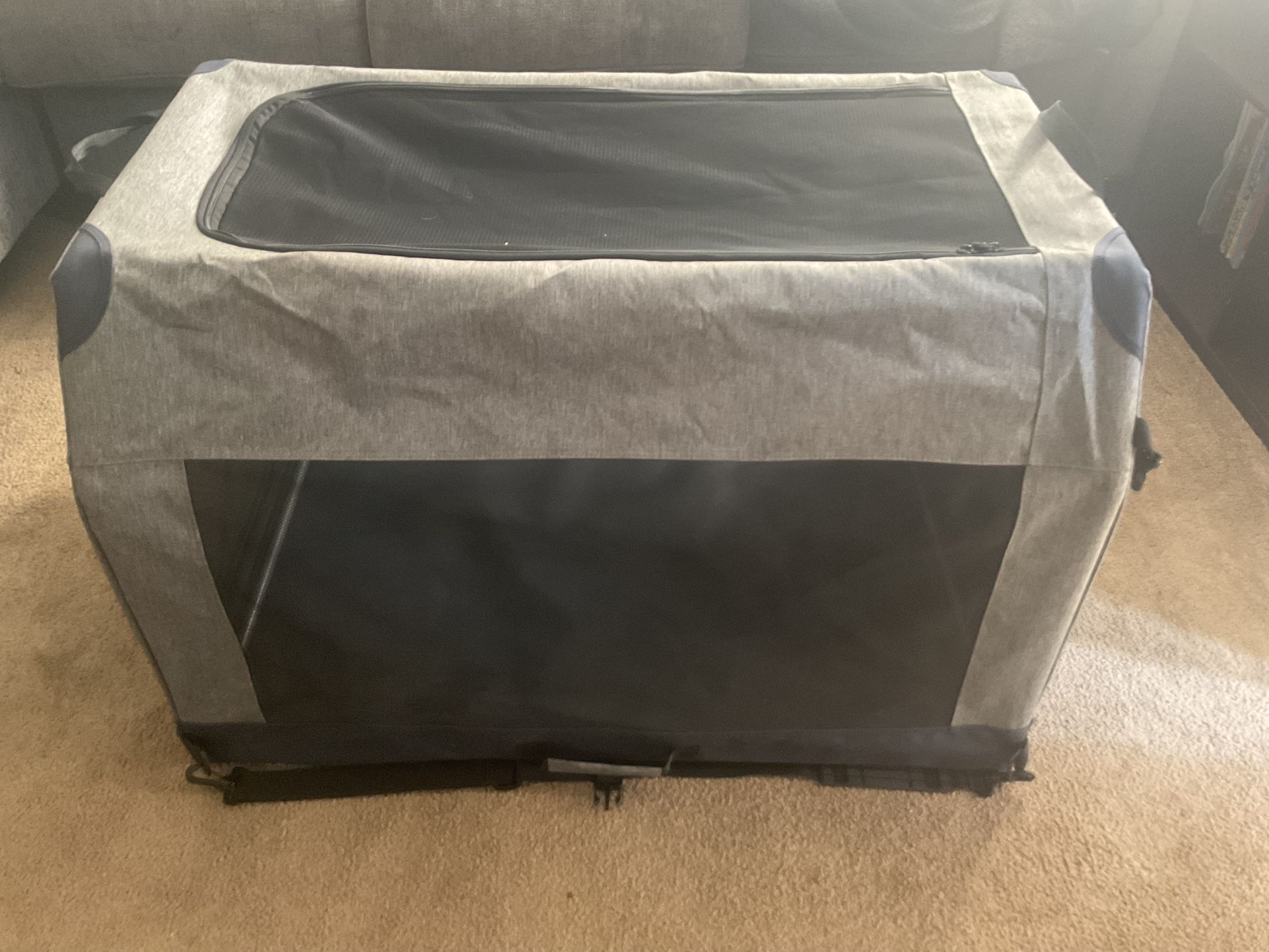Foldable Dog Kennel With Shoulder Carrying Strap.