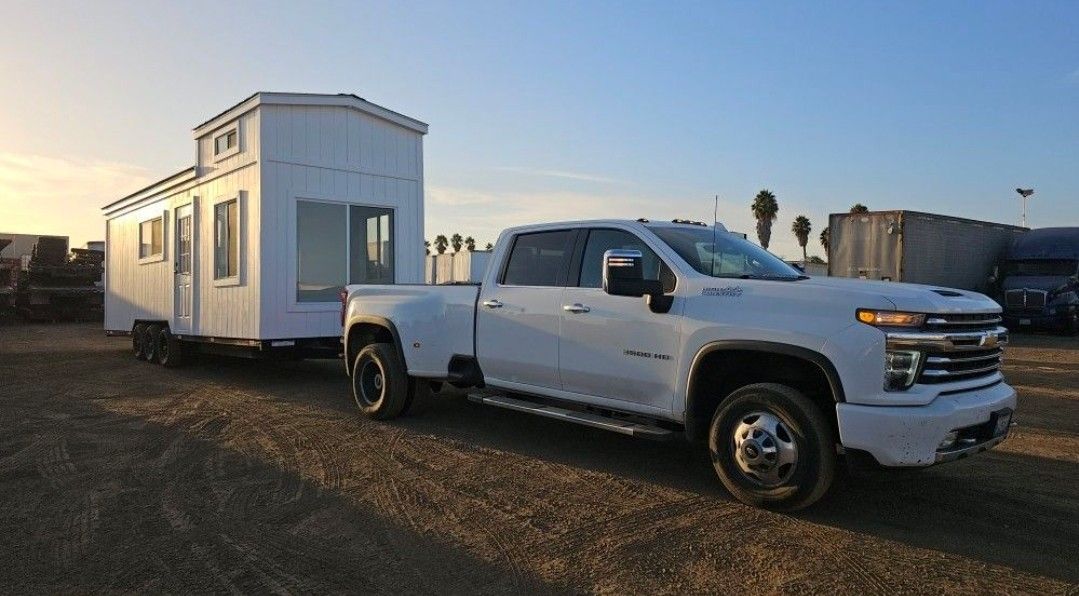 Towing, Transport, Gooseneck, Fifth Wheel.