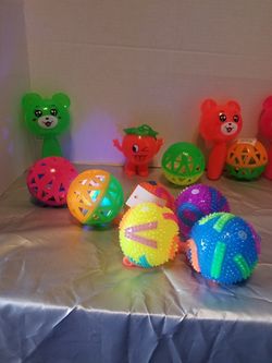 Squeaking toys for toddlers lights up