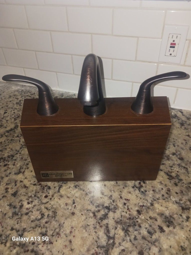 Restroom faucet in New Condition!