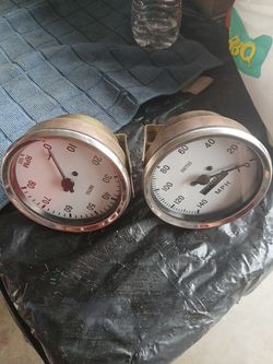 Universal speedometers