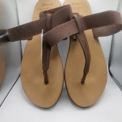 Size 6--6.5 brown Reef Cushion Moon Sandal,