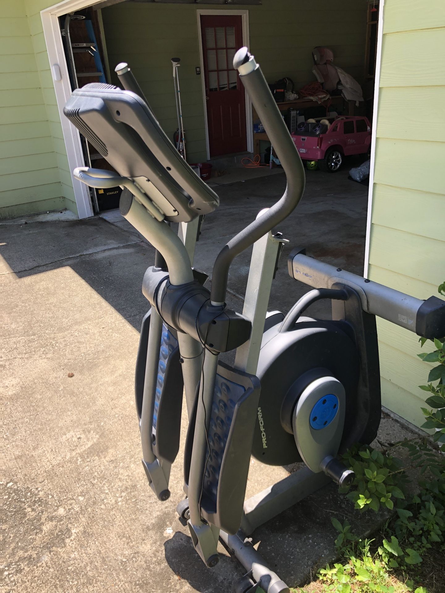 ProForm 490 LE Elliptical for Sale in Snellville, GA OfferUp