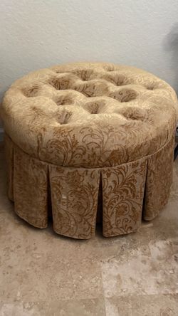 Round Tufted Damask Ottoman with Pleated Skirt