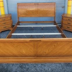 (FREE DELIVERY) Thomasville Solid Oak King Sleigh Bed Frame & 2 Nightstands