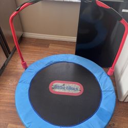 Kids Trampoline / Little Tikes Easy Store 3-Foot Trampoline with Hand Rail, Blue