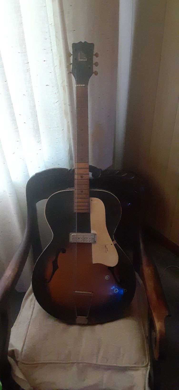 Vintage Guitar