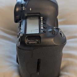 Canon EOS 5D Mark III Camera (body only) for Parts or Repair
