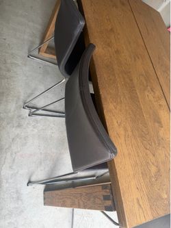 Dinning table with chairs