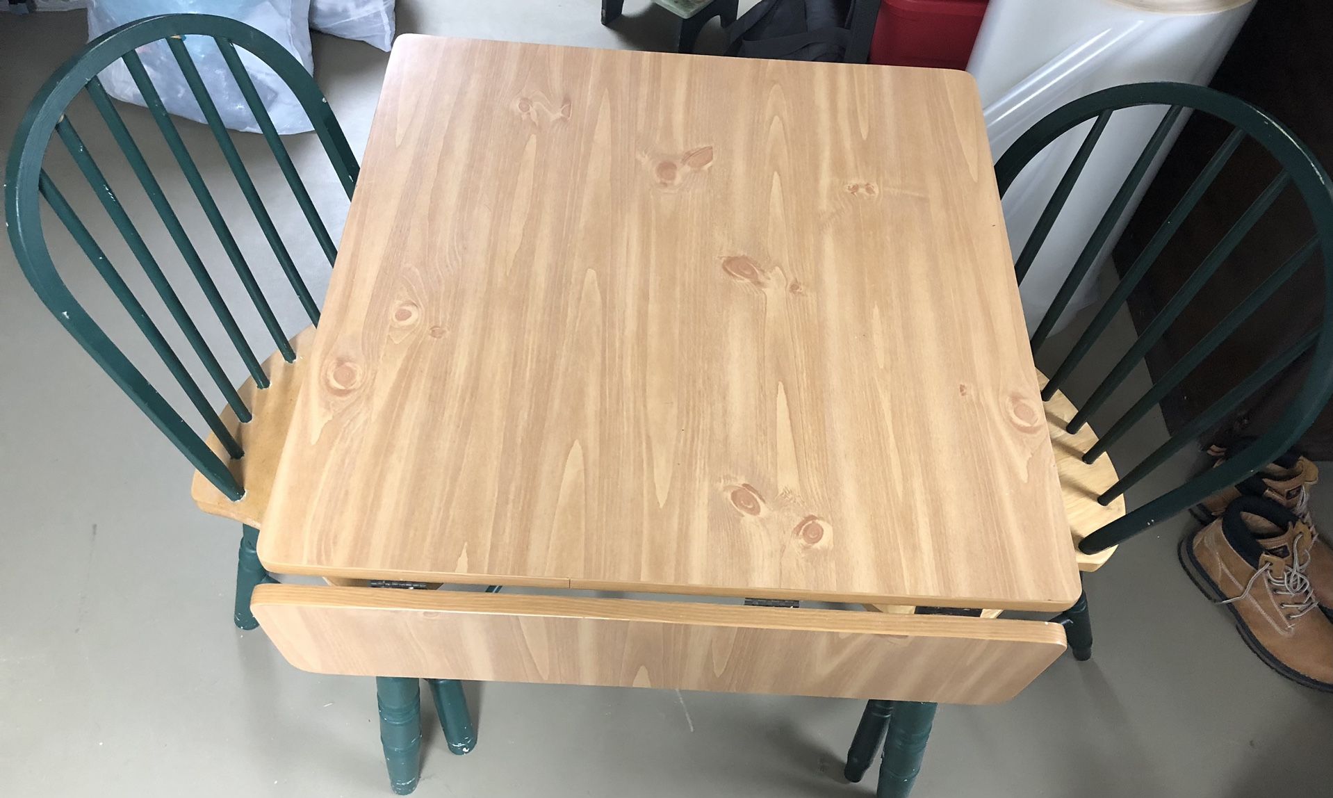 Drop Leaf Square Table /3 Chairs 