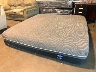 King Sealy Hybrid Mattress Set 