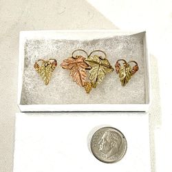 Vintage Never Worn (Rare Find) 14 Karat Gold Leaf Design Earrings With Matching Gold Leaf Design Broach Pin. 