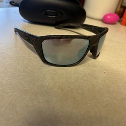 Oakley Prism Polarized Glasses.