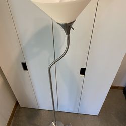 Floor Lamp With Adjustable Neck